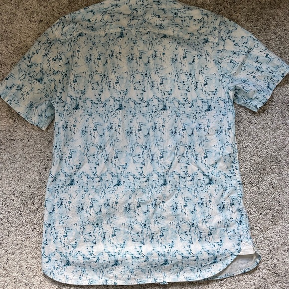 Short Sleeve Button Down Shirt (M) - Picture 3 of 3